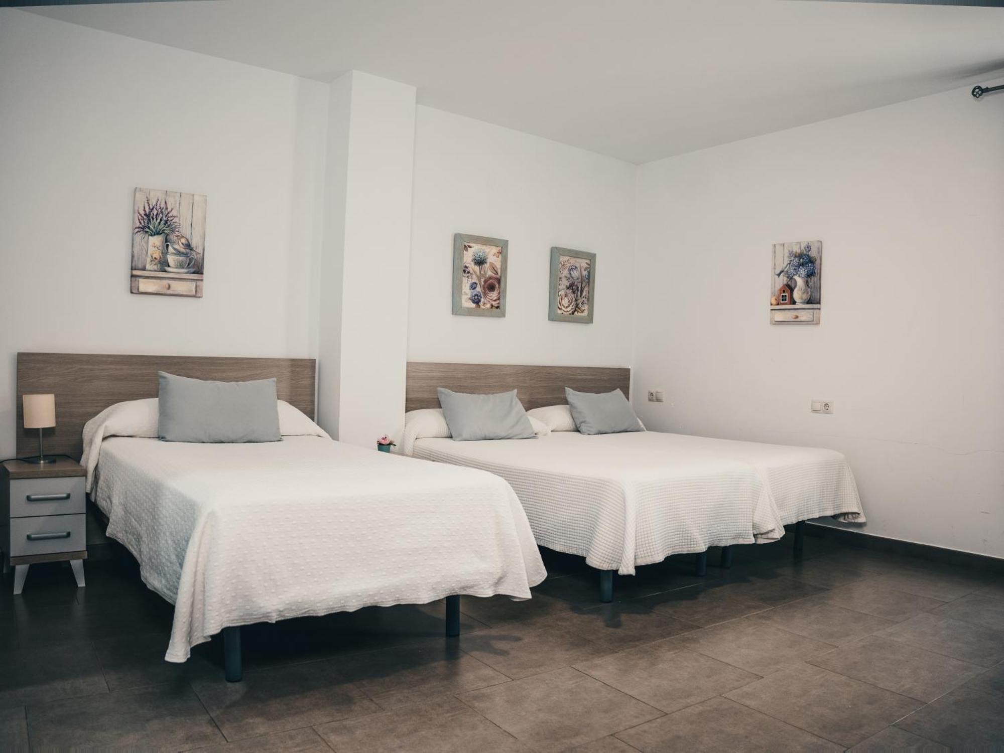 Hostal Delia Alora Extérieur photo