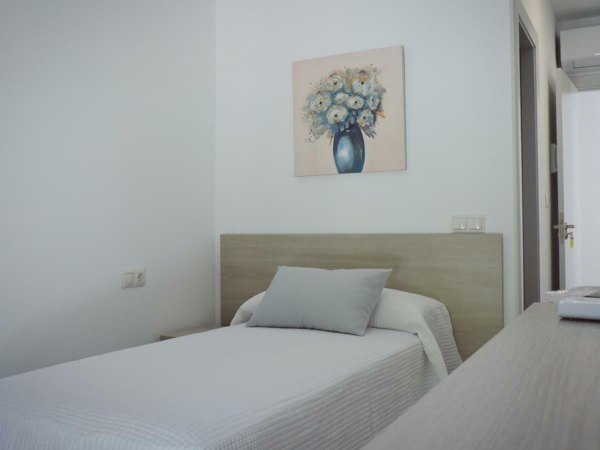 Hostal Delia Alora Extérieur photo